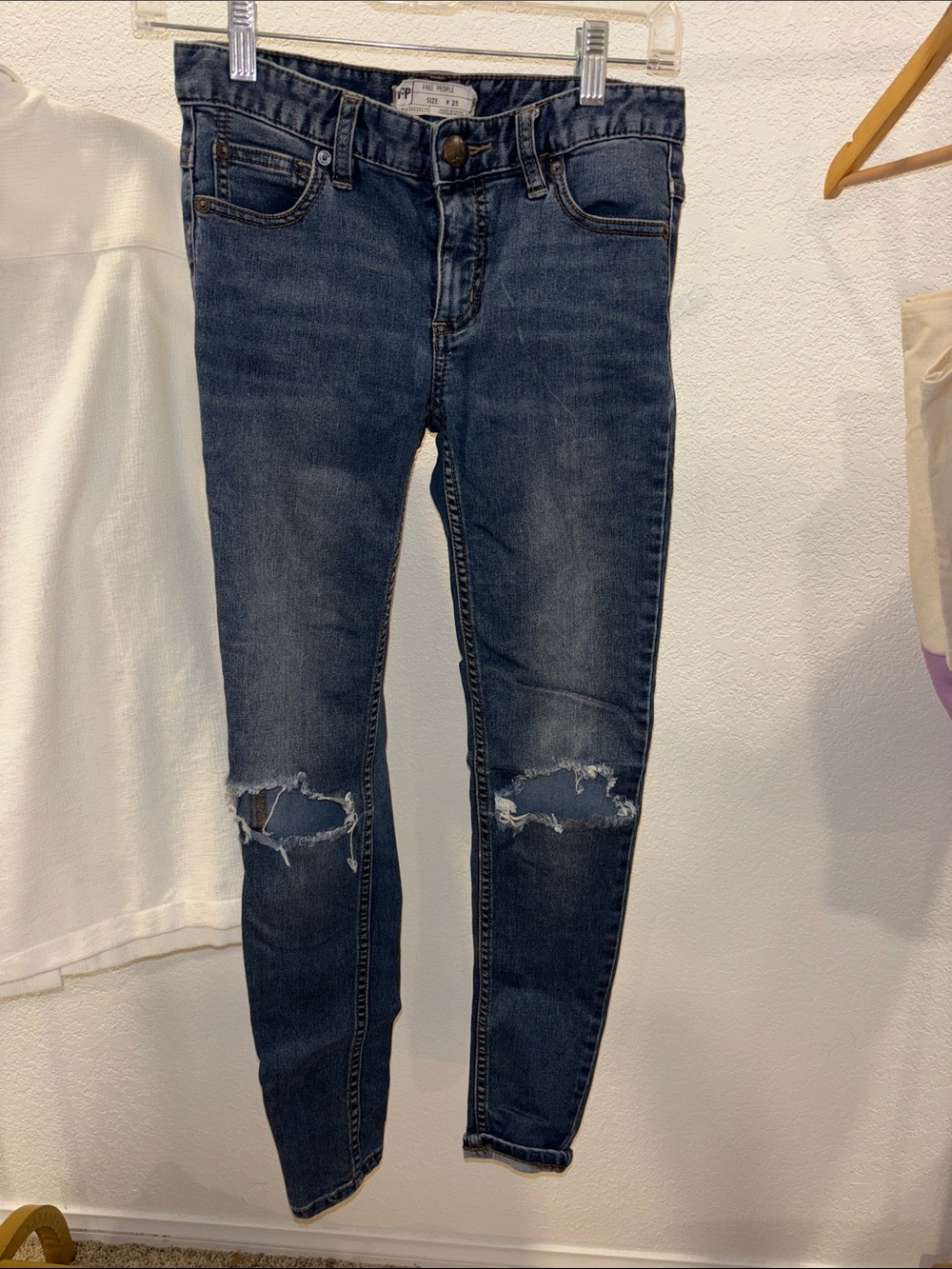 Free People Women's Dark Blue Distressed Skinny Jeans